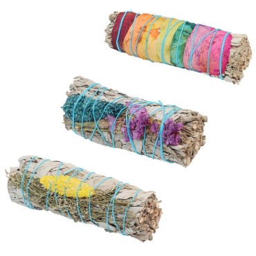 Sauge blanche naturelle (Salvia apiana) fagot de fumigation avec fleurs d´environ 11 cm / 30 g. Differentes fleurs