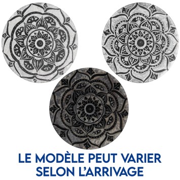Brûle-encens en stéatite décorée pour bâtonnets, Ø 9 cm. Livré en boîte individuelle.