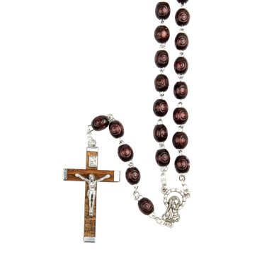 Chapelet grains en bois guilloches, Ø 7 mm, chaine couleur argentée, longueur au cœur 33 cm, croix avec Christ.