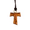 Croix de Tau en bois d' olivier H. 2,5 cm avec cordon cuir 70 cm.