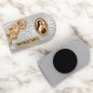 Plaque auto rectangle en aluminium strie, dimensions 2,4 x 4 cm, ornee d une rose. Differents Saints