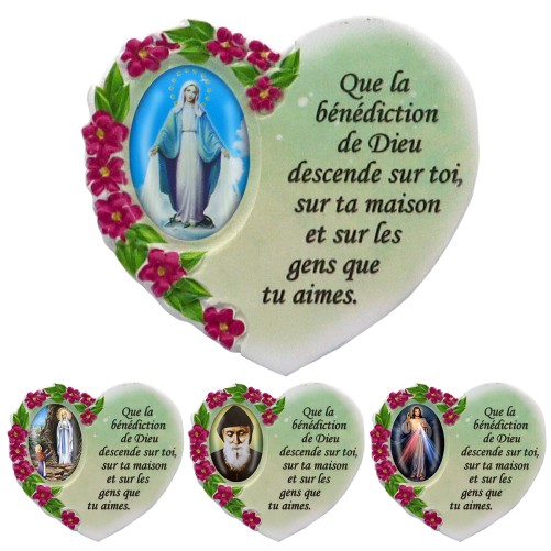 Magnet en résine en forme de coeur H. 6 x 6.5 cm, avec prière pour la maison et résine de diiférents Saints.