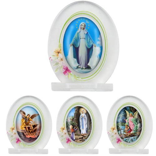 Support en plexi à poser de forme ovale H 5.5 x 4.5 cm avec résine, plusieurs saints.