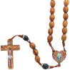 Chapelet sur corde grains ovales en bois d'olivier Ø 10 mm, longueur au cœur 30 cm, croix avec Christ imprimé.