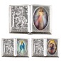 Plaque auto forme livre H. 2,5 x 3,7 cm en métal de saint Christophe avec résine des saints.