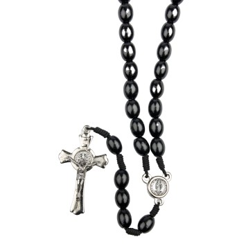 Chapelet de saint Benoit sur corde grains en bois noir Ø 10 mm, longueur au cœur 32 cm, croix métal de saint Benoit.