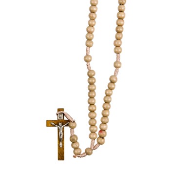 Chapelet sur corde, grains en bois 7 mm, croix en métal avec Christ, 20 cm au cœur, plusieurs couleurs.