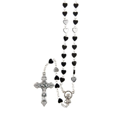 Chapelet grains en hématite forme cœur 7 mm, chaîne argentée, croix avec Christ, 30 cm au cœur.