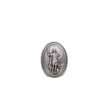 Plaque auto ovale H. 3.8 cm en métal couleur argentée. Plusieurs saints.