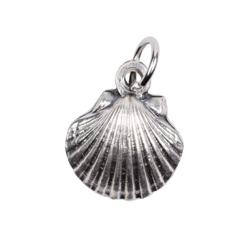 Coquille arrondie de saint Jacques de Compostelle en métal couleur argentée 1 face Ø 1,5 cm.