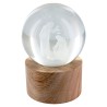 Boule sur socle en bois avec nativite gravee au laser et lumiere LED. Hauteur 9 cm.