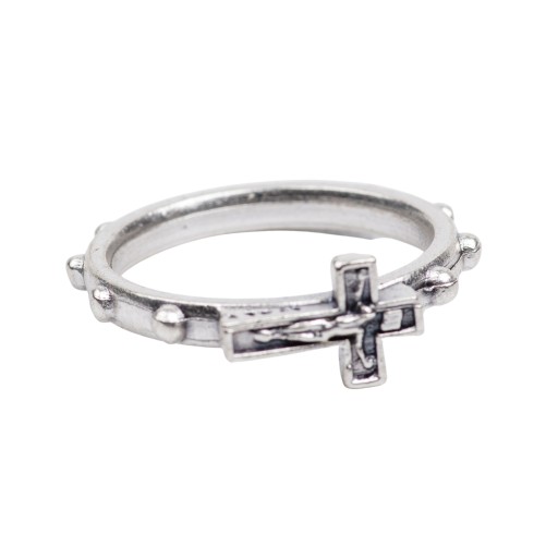 Dizainier bague en métal argenté avec croix en relief (largeur 7 mm) – Disponible en 3 tailles