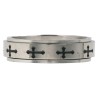 Bague dizainier tournant avec croix ajouree en acier inoxydable de couleur argente. Differentes tailles.