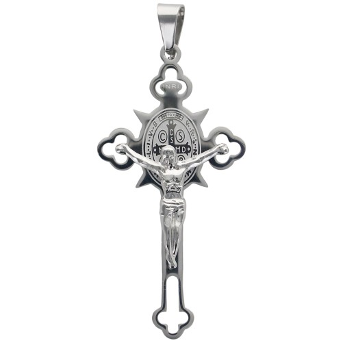 Croix de saint Benoit forme baroque de couleur argentee en acier inoxydable. H 5,60 cm.