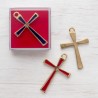 Croix en métal doré, émaillée plusieurs couleurs – Hauteur 7 cm