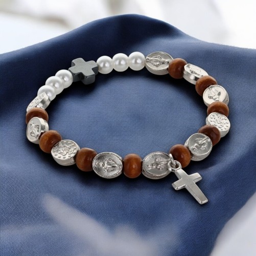 Bracelet dizainier avec médaille en métal, grains en bois et une croix. Modèles disponibles avec différents Saints.