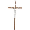 Crucifix bois fonce avec Christ metal couleur argentee - H. 16 cm.