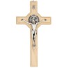 Croix de saint Benoit en bois clair, hauteur 21 cm.