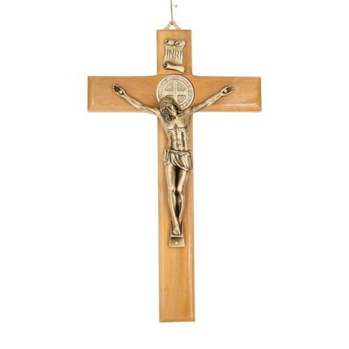 Croix de saint Benoit en bois d olivier avec Christ couleur bronze, hauteur 25 cm.
