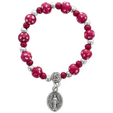 Bracelet dizainier sur élastique pour enfant grains en bois Ø 6 mm avec croix métal.