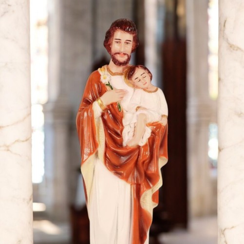 Statue en resine ou fibre de verre interieur/exterieur en couleur de saint Joseph, plusieurs tailles.