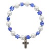 Bracelet dizainier sur elastique, grains en verre cubique et perles nacrees Ø 8 mm avec croix en metal. LOT DE 5