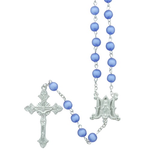 Chapelet grains opaques givrées 8 mm, sur chaîne argentée, croix avec Christ, 40 cm au cœur. Plusieurs couleurs disponibles.