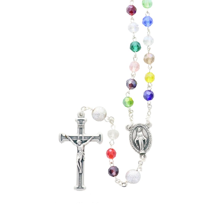 Chapelet grains cristal multicolore, Ø 5 mm sur chaine avec fermoir, croix métal. Livré en boite.