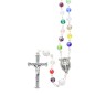 Chapelet grains cristal multicolore, Ø 5 mm sur chaine avec fermoir, croix métal. Livré en boite.