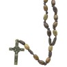 Chapelet sur corde, grains ovales Ø5/7 mm, longueur jusqu’au cœur : 28 cm, croix en métal avec Christ.