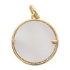 Medaille en coquille naturelle de l ex-voto en laiton dore incrustee de zirconium, Ø 1,6 cm . VENDU PAR LOT DE 5.