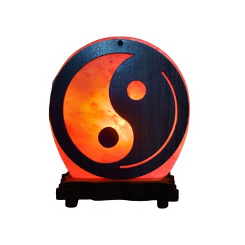 Lampe de sel de l´Himalaya YING/YANG sur socle en bois livree en boite individuelle avec cordon USB 9x8x6 cm. Poids 1 Kg