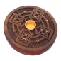 Brûle-encens en bois de manguier, motif croix en relief, pour bâtonnets ou cônes, Ø 9 cm.