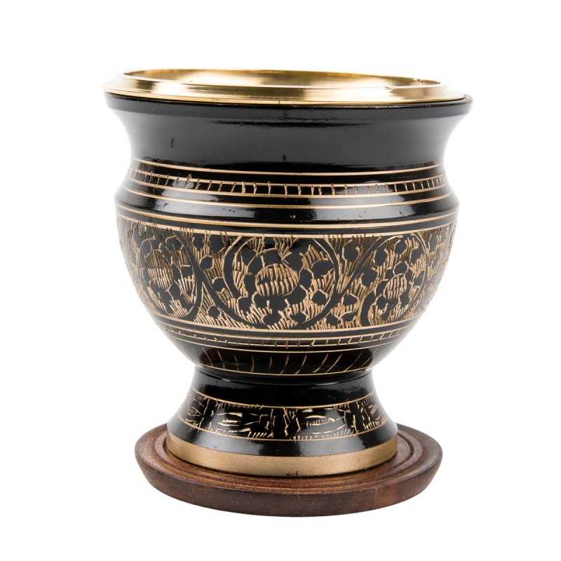 Brûle-encens en laiton émaillé décoré, H 7,5 cm, Ø 6 cm. Livré en boîte individuelle.