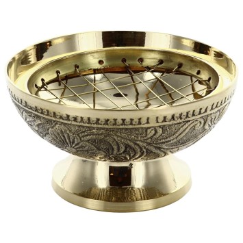 Brule encens en laiton ciselet avec grille, hauteur 12 cm, Ø 9.5 cm. Livre en boite individuelle.