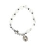 Bracelet dizainier sur élastique pour enfant avec grains nacrés cœur Ø 6 mm et médaille de la Vierge Miraculeuse.