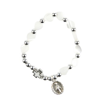 Bracelet dizainier sur élastique pour enfant avec grains nacrés cœur Ø 6 mm et médaille de la Vierge Miraculeuse.