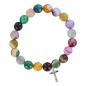 Bracelet sur élastique pour enfant, grains en pierres assorties Ø 7 mm avec croix métal.