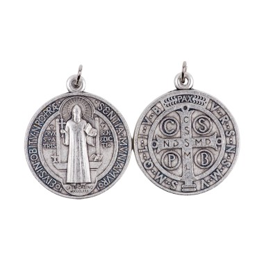 Médaille métal couleur argentée de saint Benoît, plusieurs tailles