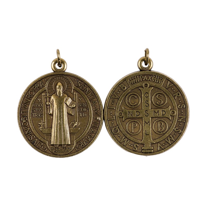 Medaille metal couleur bronze de saint Benoit. Plusieur tailles.