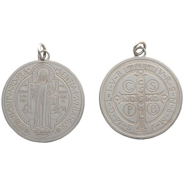 Medaille en acier inoxydable de couleur argentee, gravee au laser de saint Benoit . Plusieurs tailles.