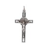Croix de cou de saint Benoit en métal couleur argentée, hauteur 3,5 cm.