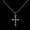 Collier avec chaine couleur argentée L.45 cm, croix en zirconium couleur assortie H. 2,7 cm.