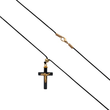 Collier avec cordon, croix en hématite et Christ de couleur doré avec fermoir.