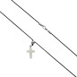 Croix de cou en nacre, H 2 cm sur cordon avec fermoir.