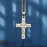 Collier avec chaîne en laiton de couleur dorée, L. 40 cm et croix avec zircons, H. 2.5 cm.