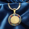 Collier maille serpent L. 45 cm, médaille de St Benoit Ø 2.5 cm en acier inoxydable avec strass de différentes couleurs.
