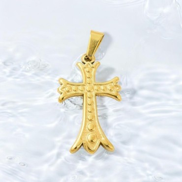 Croix de cou en acier inoxydable de couleur dorée en relief, H 1.90 cm.