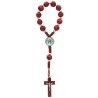 Dizainier sur corde grains rond de couleur marron, Ø 7 mm avec croix et Christ en métal.