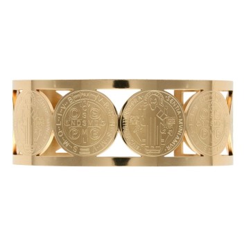 Bracelet manchette de Saint Benoit en acier inoxydable de couleur dorée, ajustable au poignet. Ø intérieur 6.3 cm.